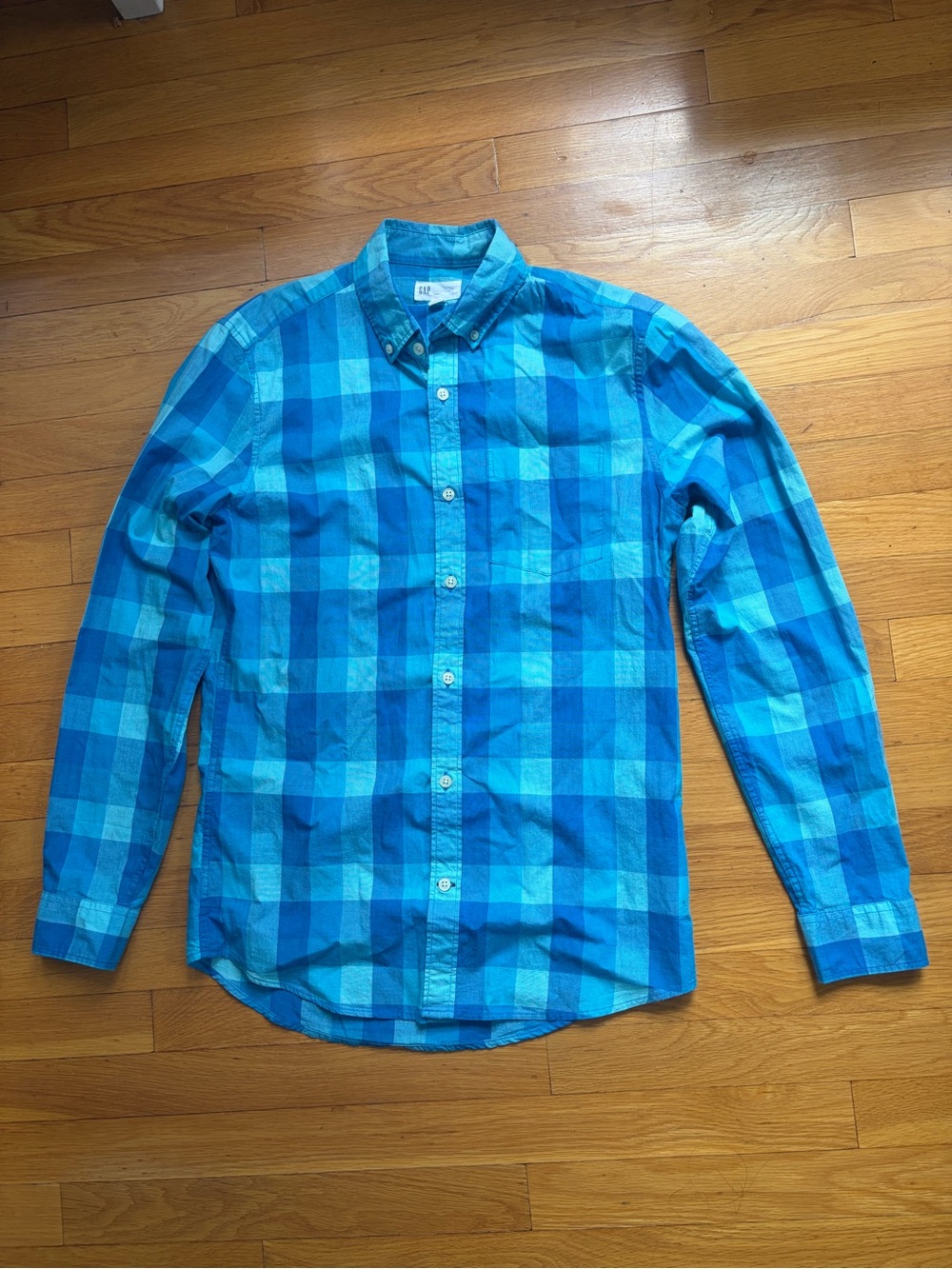 GAP Turquoise and Aqua Plaid Button-Down Shirt